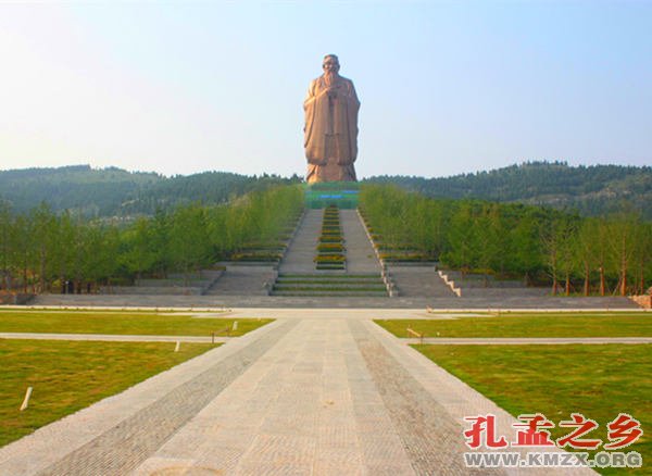尼山圣境孔子像