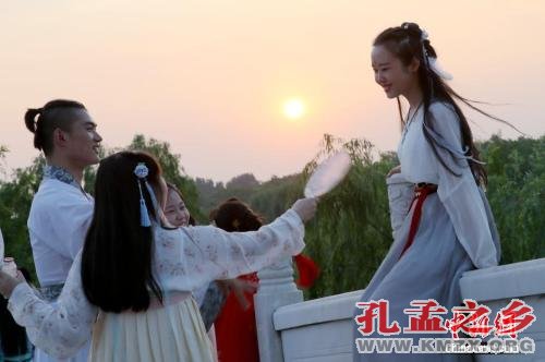 点击进入下一页