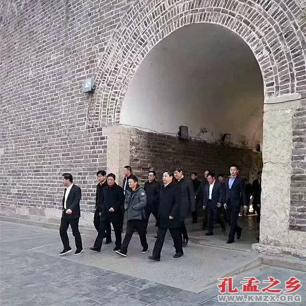 马云参观曲阜三孔