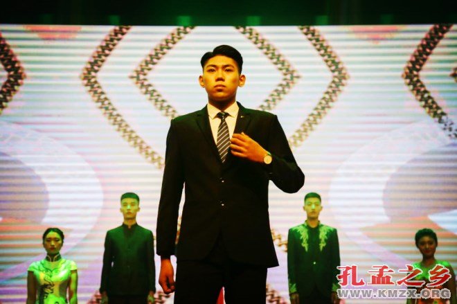 山东理工职业学院湖畔经典艺术团
