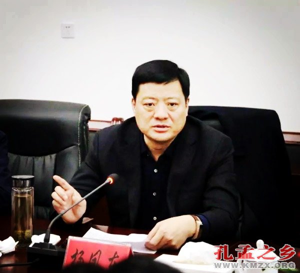 杨凤东