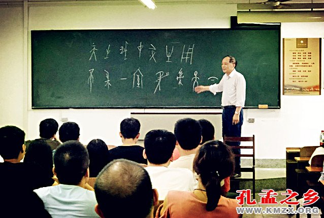 江汉大学开设“甲骨文”课程受欢迎