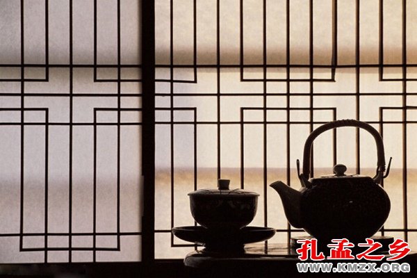 我给一个中国汉字泡了一壶热茶
