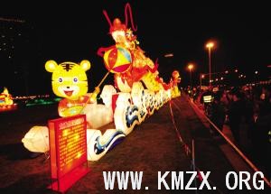 五一广场昨晚9点到12点试亮灯，测试用电负荷 