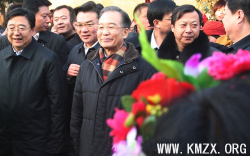 温家宝来济宁了解旱情与群众共度春节