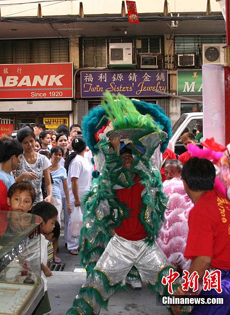 2月2日，菲律宾首都马尼拉市中心一派节日景象，充满浓浓的中国年味。张明 摄 图片来源：CNSPHOTO 