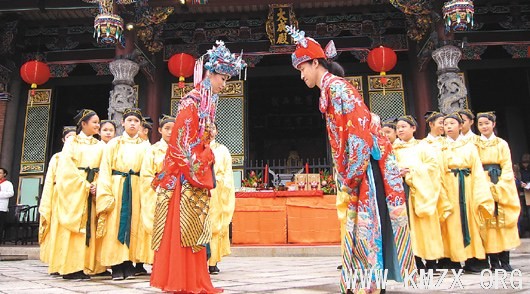 台北市孔庙首次举行儒家婚礼。台湾《联合报》