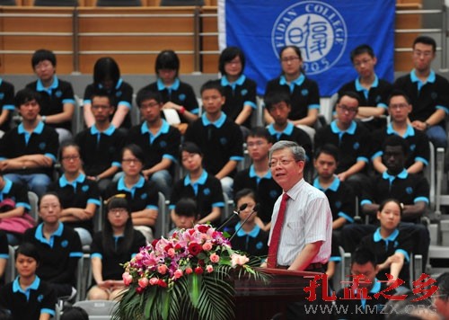 复旦校长杨玉良:为升官发财上大学会受鄙视