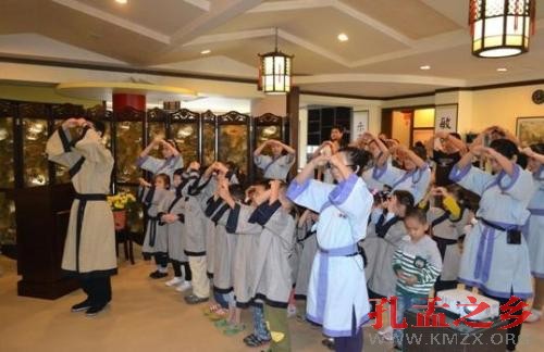 童学馆祭孔尚学 六千“童生”请孔子爷爷回家
