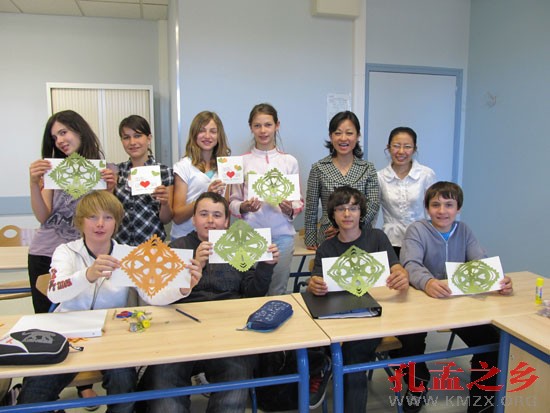 法国普瓦提埃孔子学院“中华巧手工坊”受欢迎