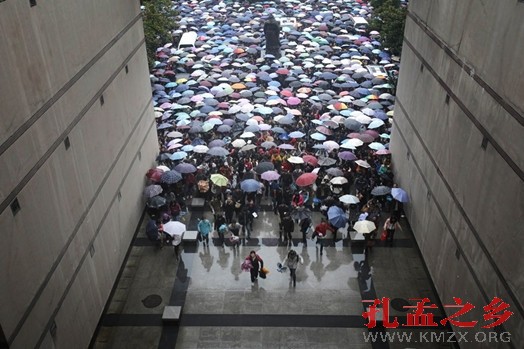 一、中国：“非公务员不嫁”