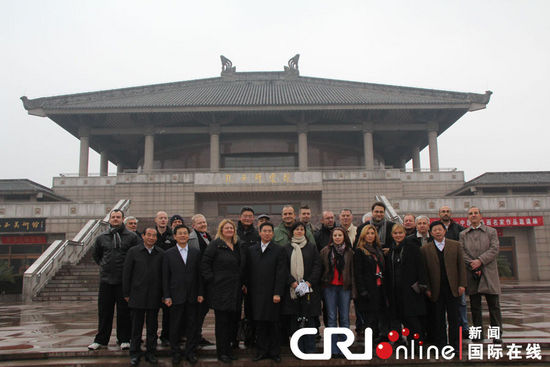 中东欧记者孔子故里感受中国文化(高清组图)