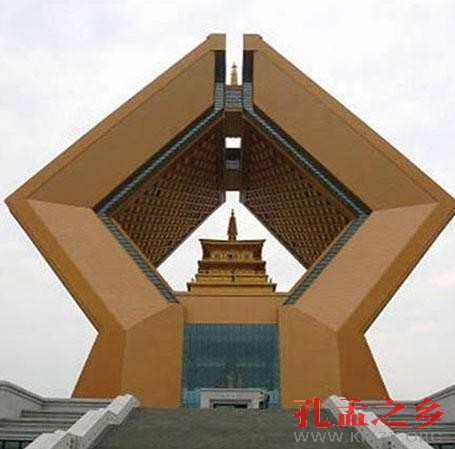 中国十大丑陋建筑评选出炉 秋裤入选了吗?