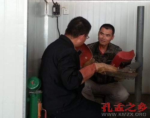 文学硕士迫于生计频转行 导师牵线进技校学焊工