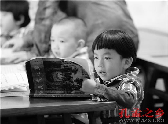 杭州私塾早起拜孔子上课用四书五经 学费4万/年