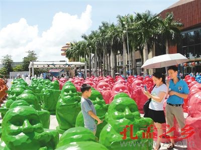 千尊孔子塑像“扮萌”深圳