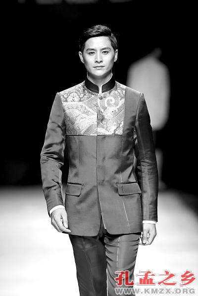 国服：向世界亮出“中国名片”