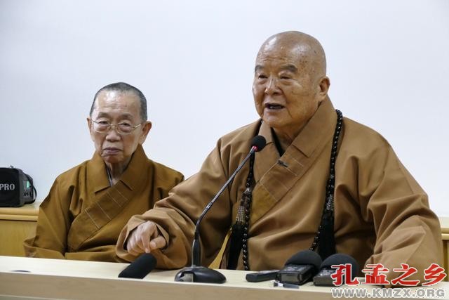 星云大师讲心经 扬州旅馆听众满