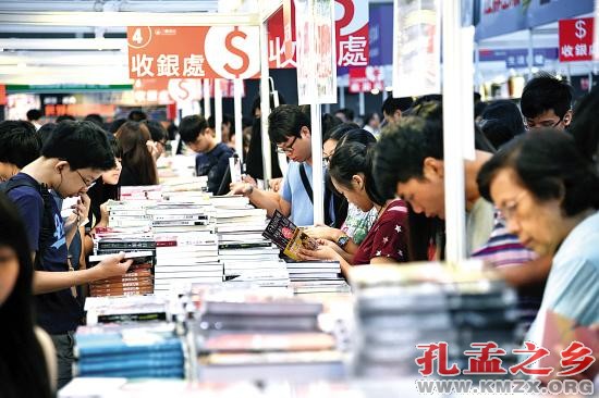 香港书展为何年年成文化圈焦点？