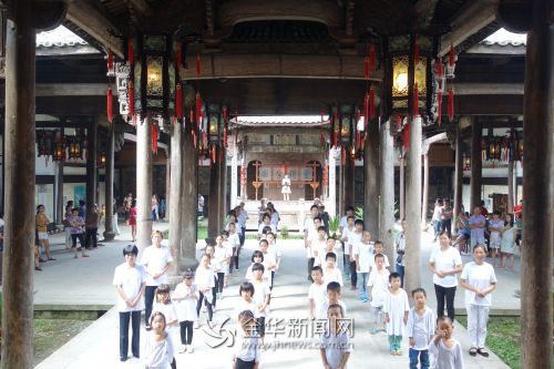《弟子规》培训班小学员们（许健楠摄)