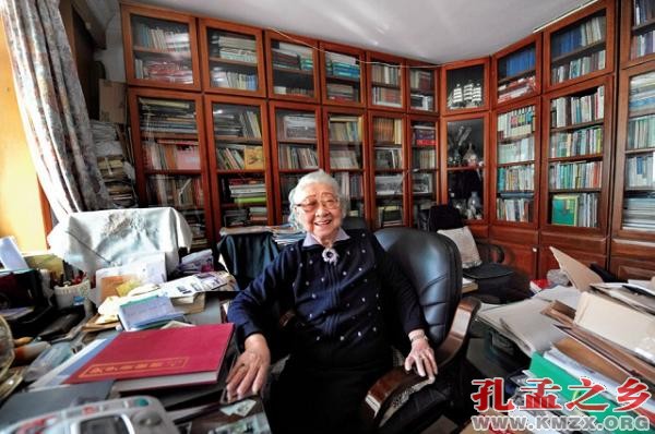 山东大学历史文化学院教授，著名社会活动家孔令仁