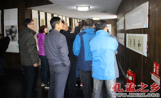 市文物局干部职工参观“翰墨清风颂廉洁”书画作品展及中华传统家风家训文化园