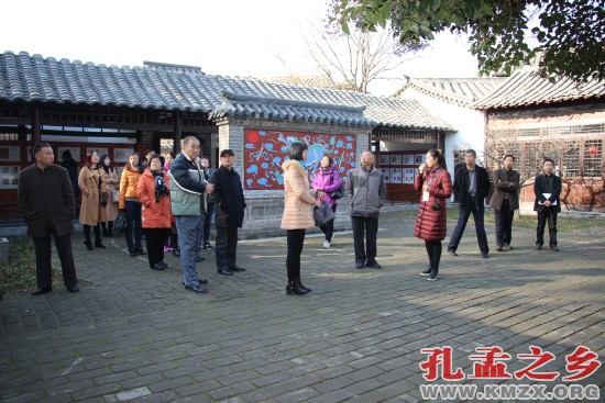 市文物局干部职工参观“翰墨清风颂廉洁”书画作品展及中华传统家风家训文化园