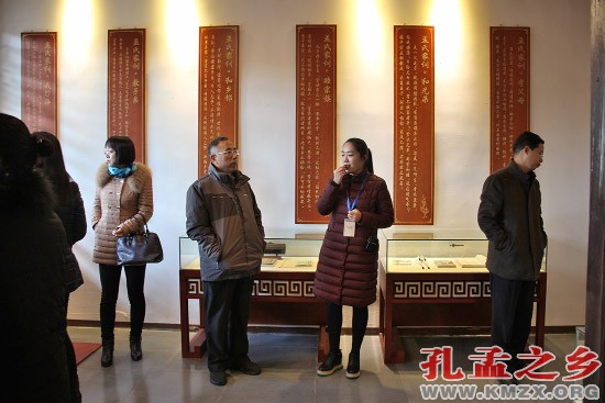 市文物局干部职工参观“翰墨清风颂廉洁”书画作品展及中华传统家风家训文化园