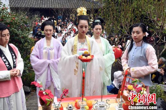 传统花朝节：福建汉服青年祭花神向春天祈福（图）