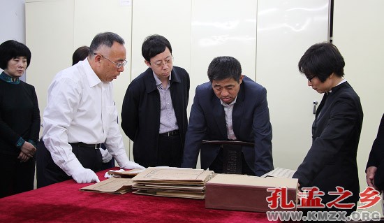 国家文物局副局长关强一行考察调研孔府档案保护管理及孔子博物馆建设工作