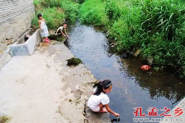 问津书院前的孔子河